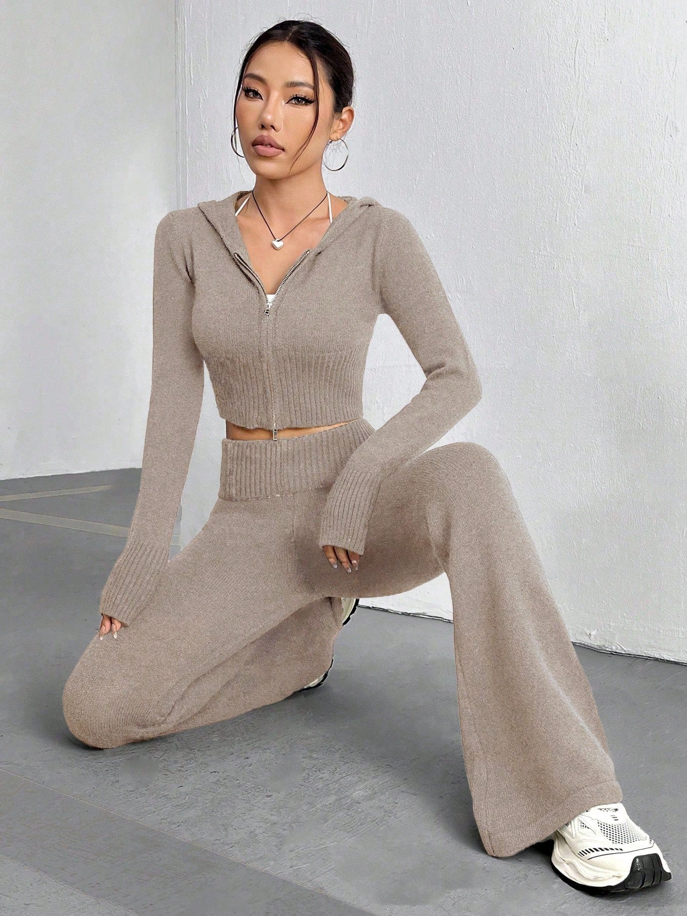 Women's Solid Colored Hooded Zipper Sweater And Pants Set